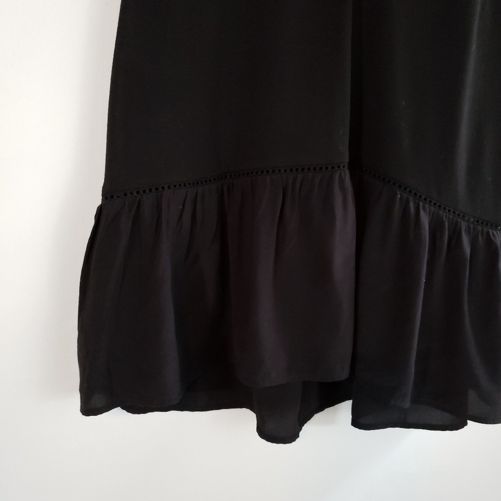 Loft Split Neck Peplum Embroidered Shell - image 4